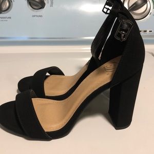 Black block high heel 4in